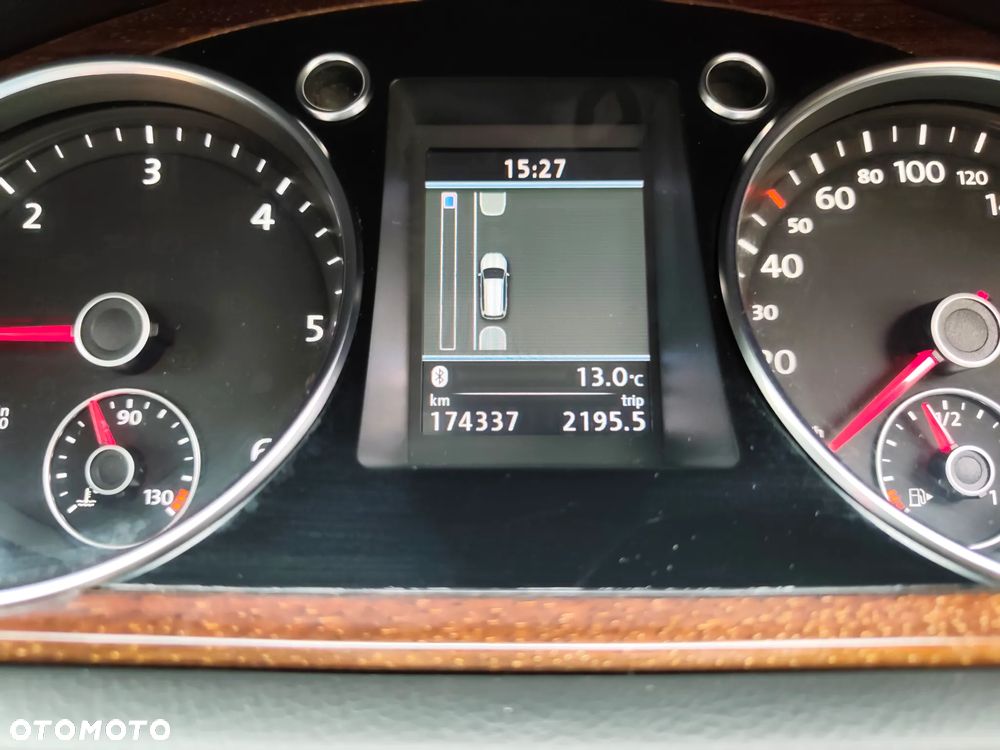 Volkswagen Passat 2.0 TDI DPF BlueMotion Technology Comfortline - 13