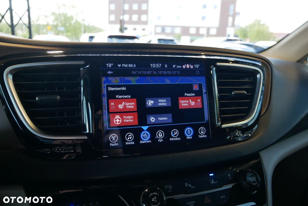 Chrysler Pacifica - 35