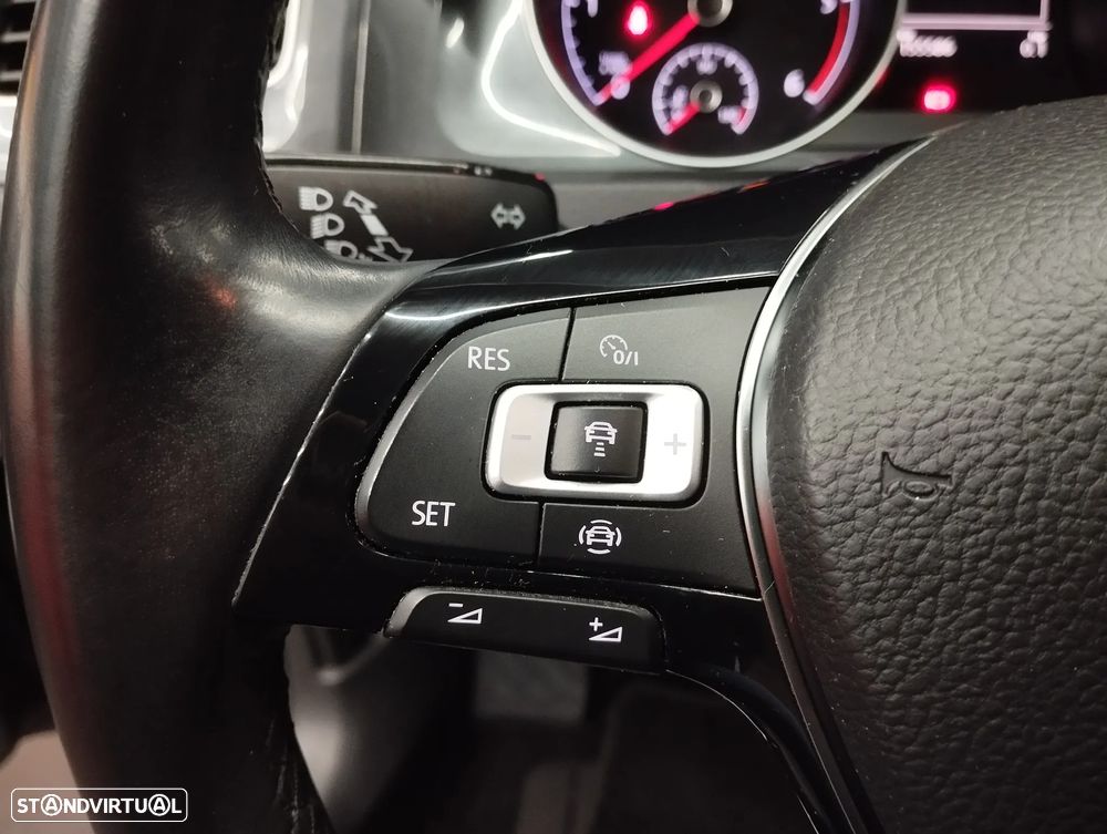 VW Golf Variant 2.0 TDi R-Line DSG - 19