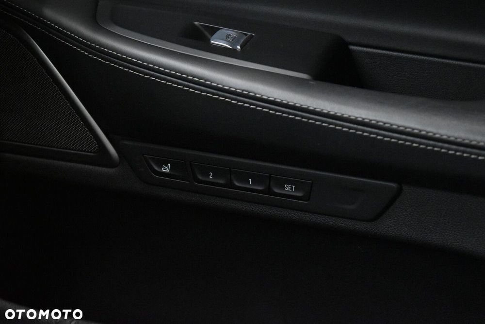BMW Seria 7 740d xDrive - 26