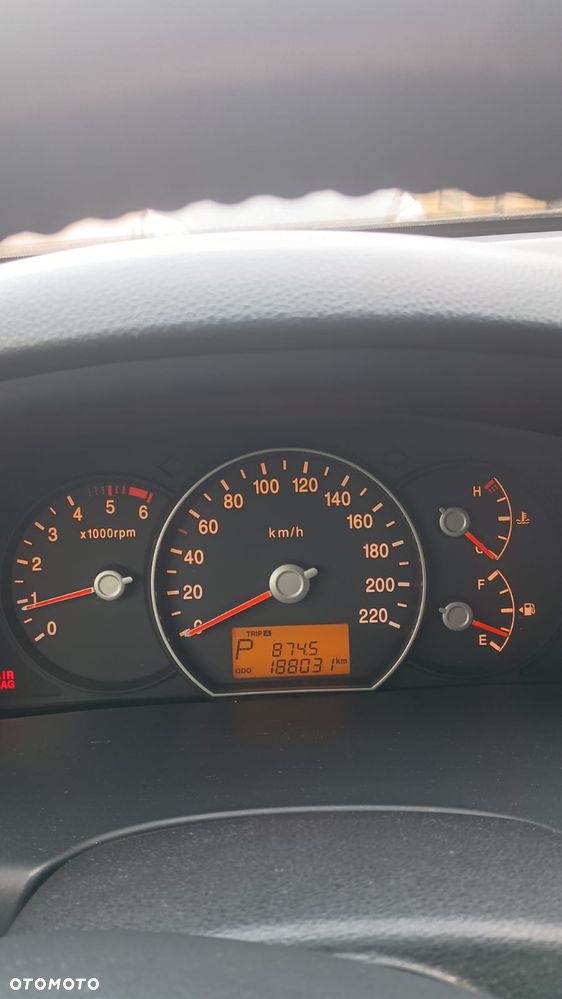 Kia Carens - 10