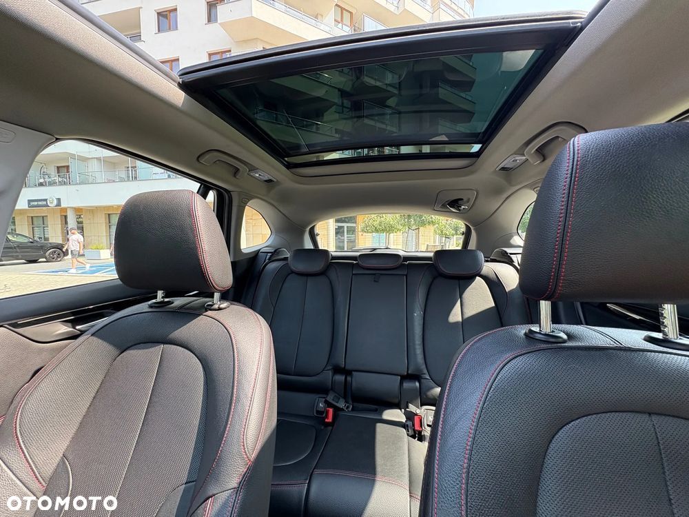 BMW X1 xDrive20i Sport Line - 10