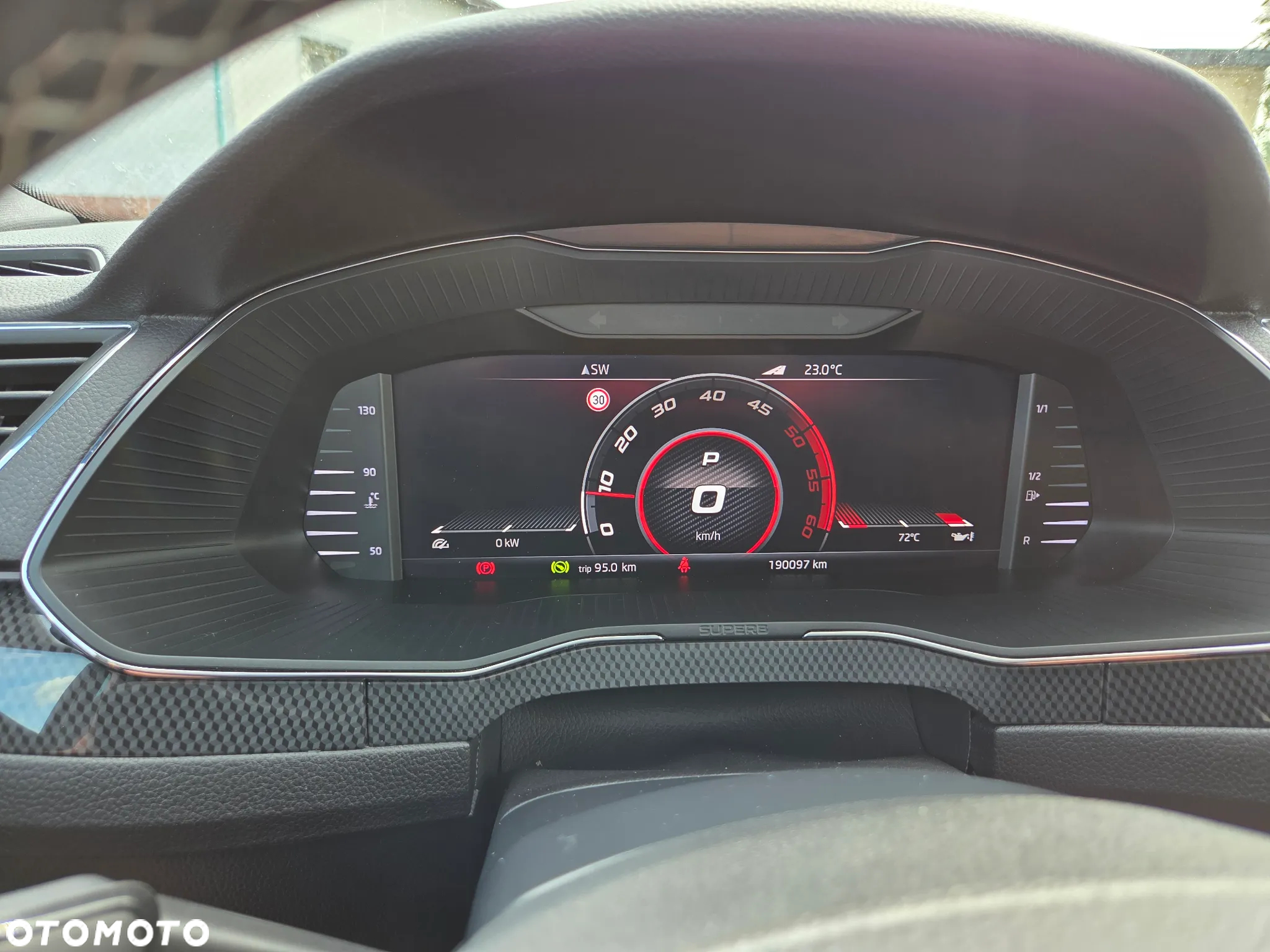 Skoda Superb Combi 2.0 TDI DSG Sportline - 11
