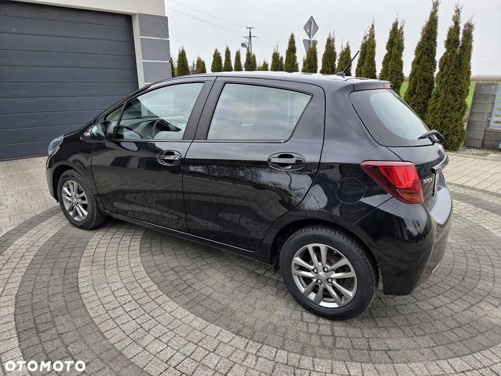 Toyota Yaris - 10