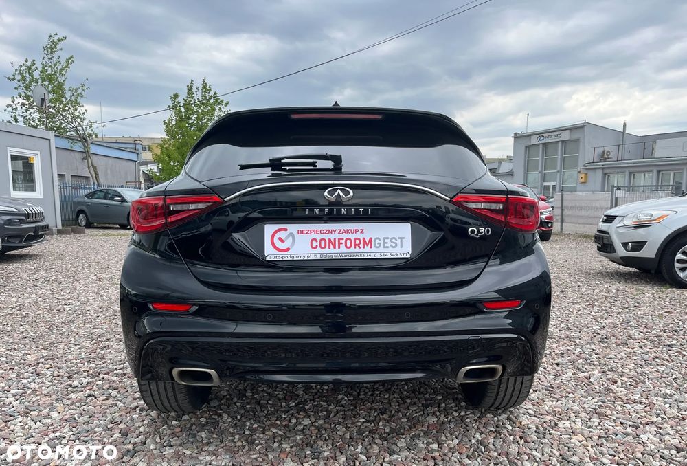 Infiniti Q30 - 6