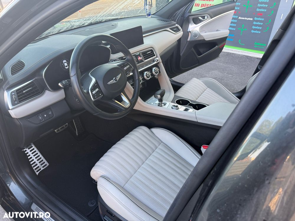 Genesis G70 - 25