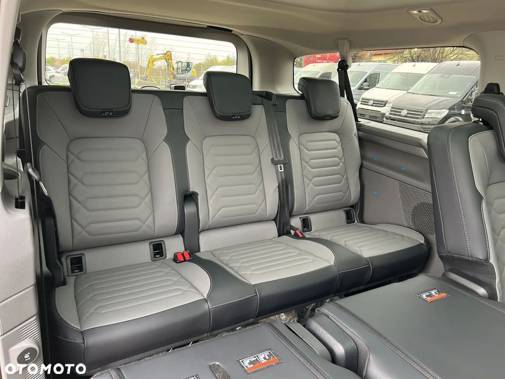 Volkswagen Caravelle - 17