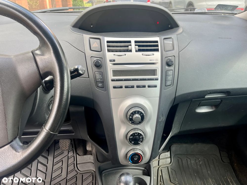 Toyota Yaris 1.0 Luna - 19