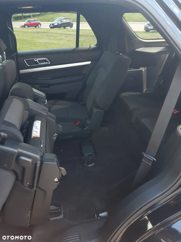 Ford Explorer - 34