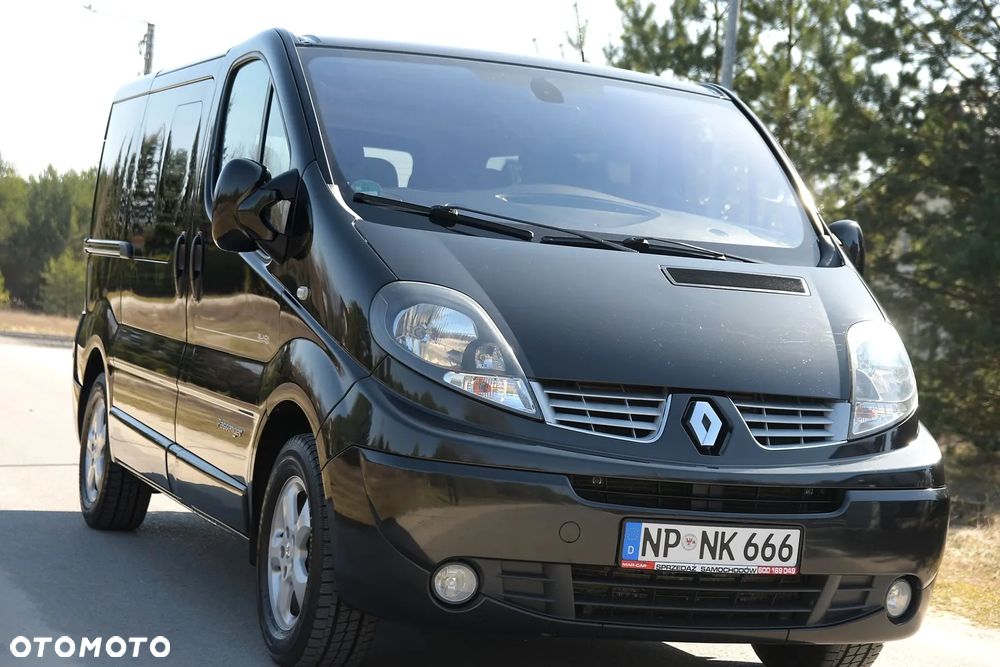 Renault Trafic FAP Grand Passenger Black Edition - 11