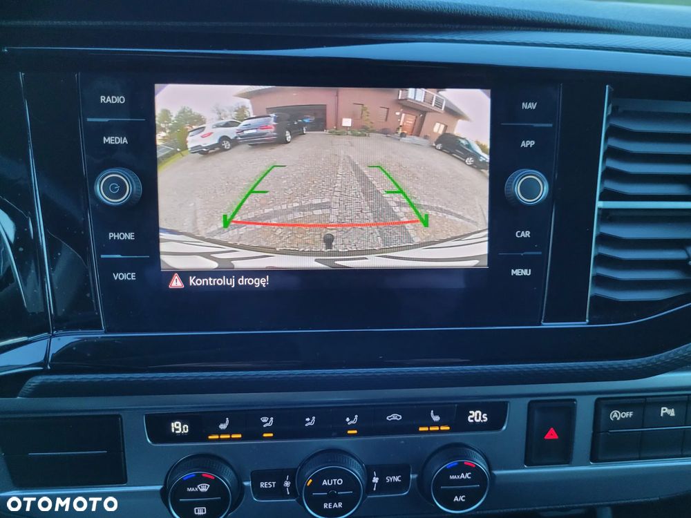 Volkswagen Multivan 2.0 TDI L1 Comfortline DSG - 12