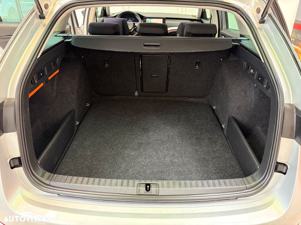 Skoda Octavia 2.0 TDI DSG Style - 12