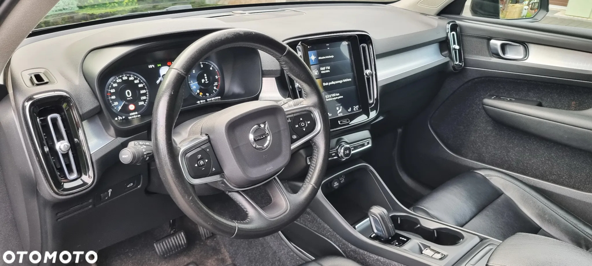 Volvo XC 40 D3 Momentum Pro - 22
