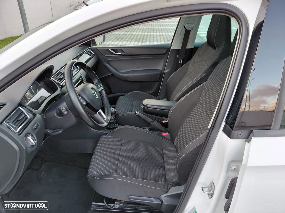 Skoda Rapid Spaceback 1.6 TDi Elegance - 6