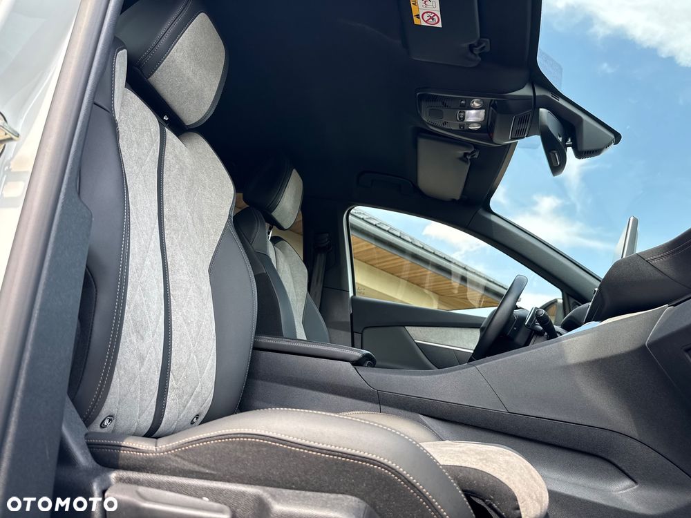 Peugeot 3008 1.6 PureTech Hybrid4 PHEV Allure Pack S&S EAT8 - 29