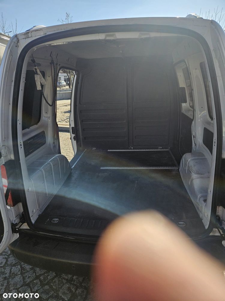 Volkswagen Caddy - 25