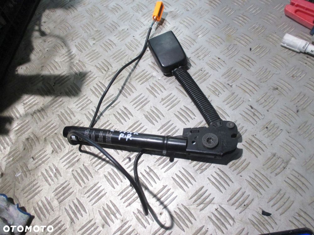 NAPINACZ ZAPINKA PASA PRAWY PRZÓD FORD C-MAX MK1 - 1