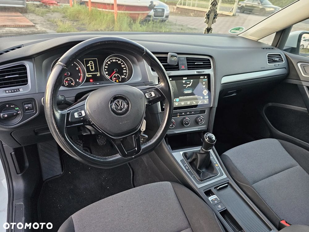 Volkswagen Golf VII 1.2 TSI BMT Trendline - 16