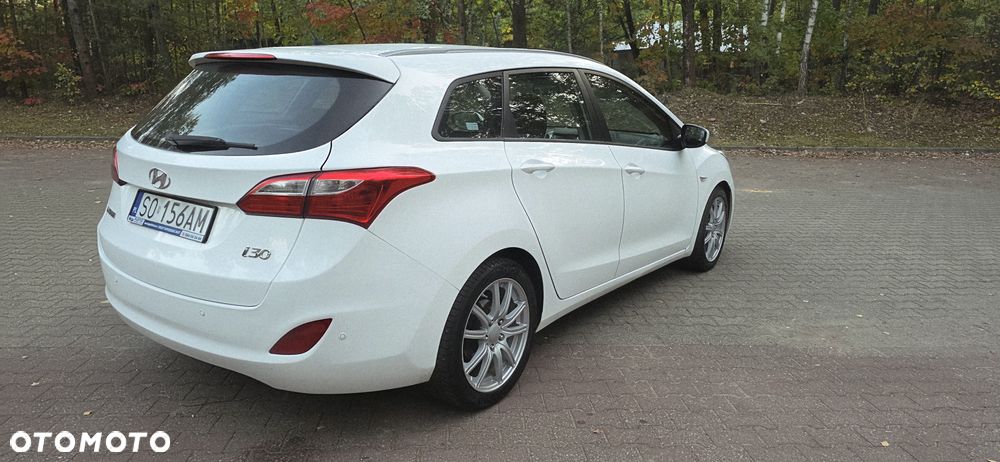 Hyundai i30 1.6 GDI Classic + - 27