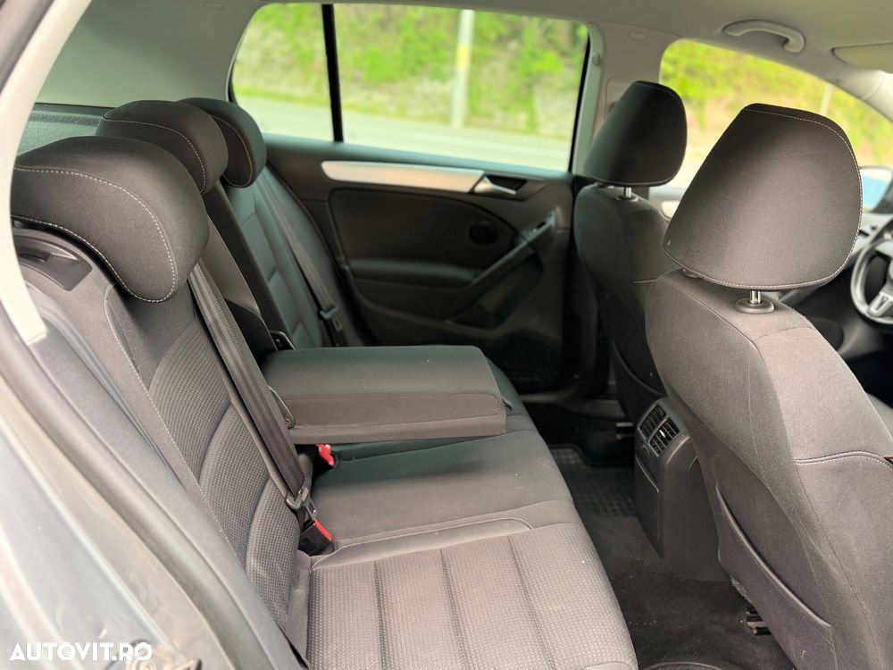Volkswagen Golf - 6