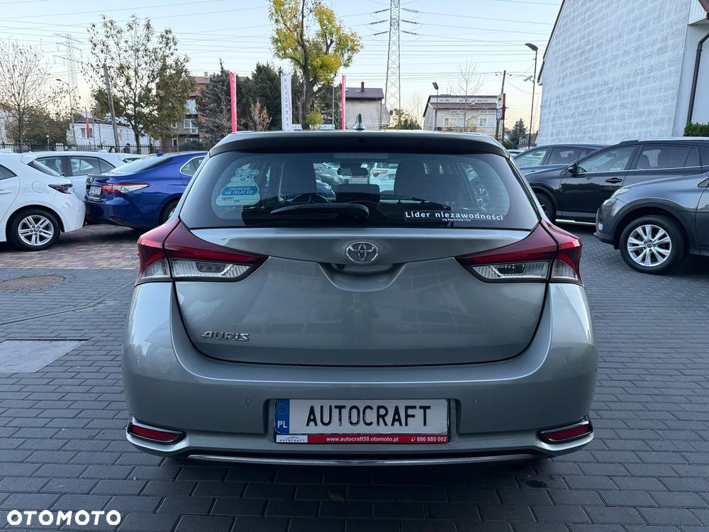 Toyota Auris 1.6 Premium - 28