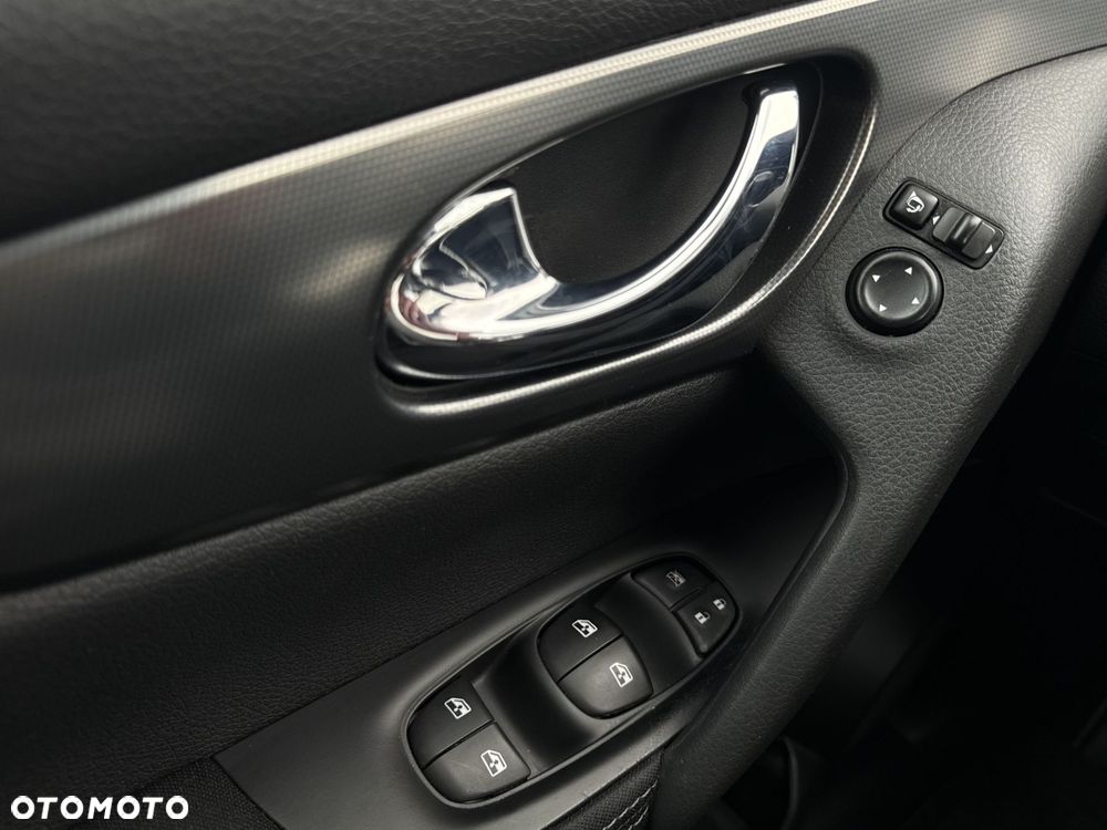 Nissan Qashqai 1.6 DIG-T N-Connecta - 24