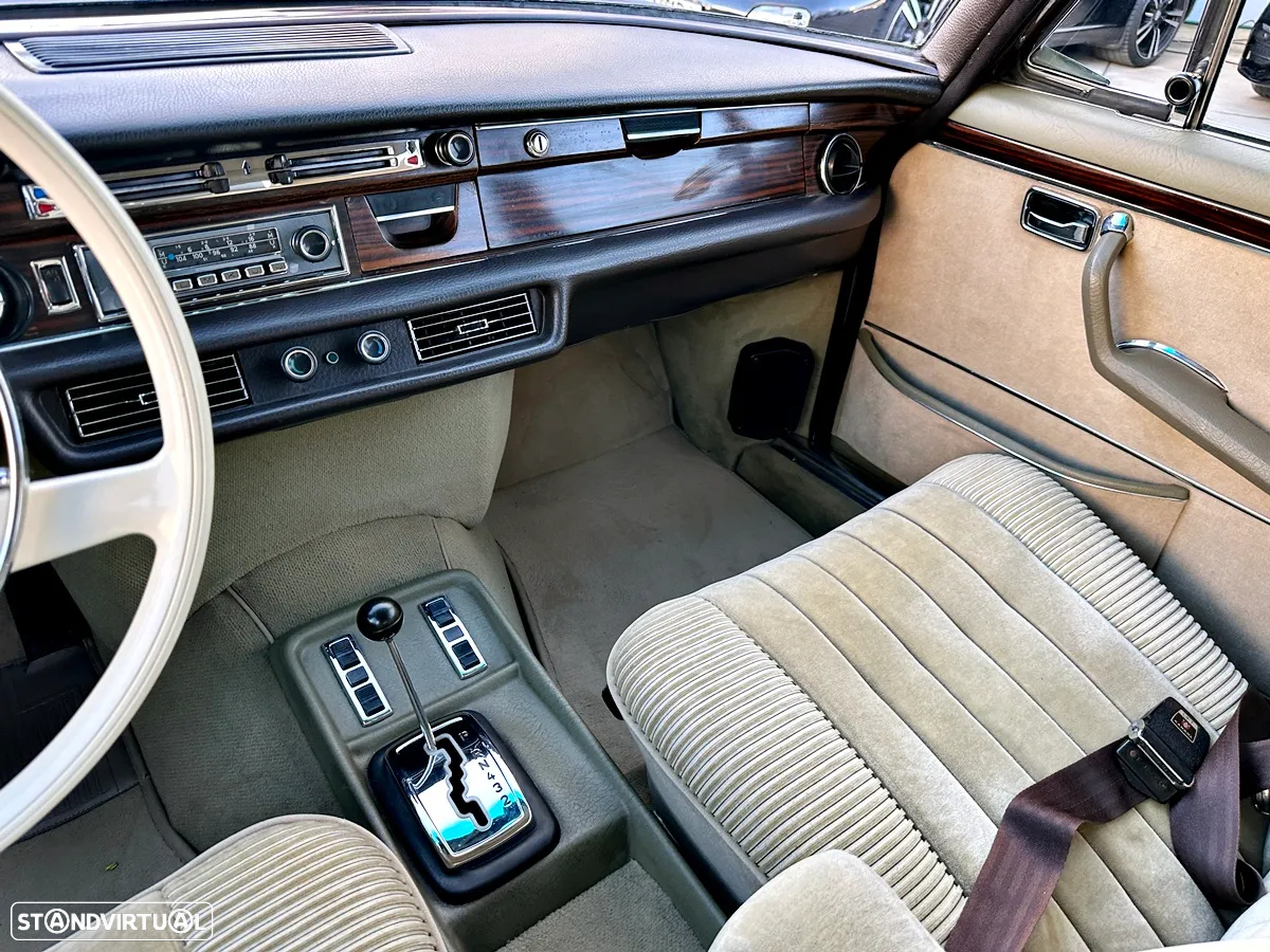 Mercedes-Benz 300 - 16