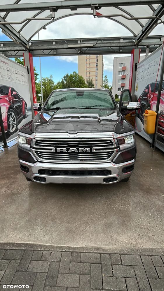 RAM 1500 5.7 Crew Cab Longbed Laramie Chrome - 2