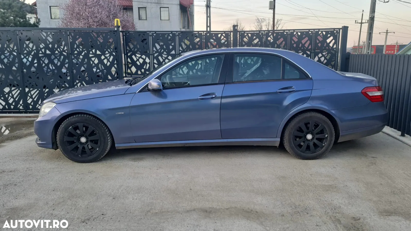 Mercedes-Benz E 200 CDI DPF BlueEFFICIENCY Automatik Elegance - 2