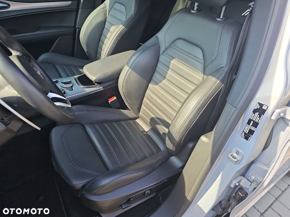 Alfa Romeo Stelvio 2.0 Turbo Veloce Q4 - 19