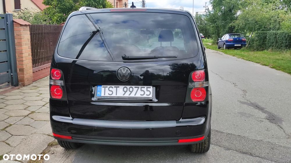 Volkswagen Touran 2.0 TDI DPF Highline - 12