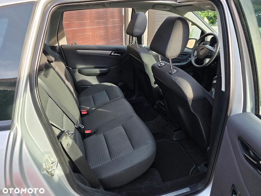 Mercedes-Benz Klasa B 160 BlueEFFICIENCY SPORT EDITION - 11