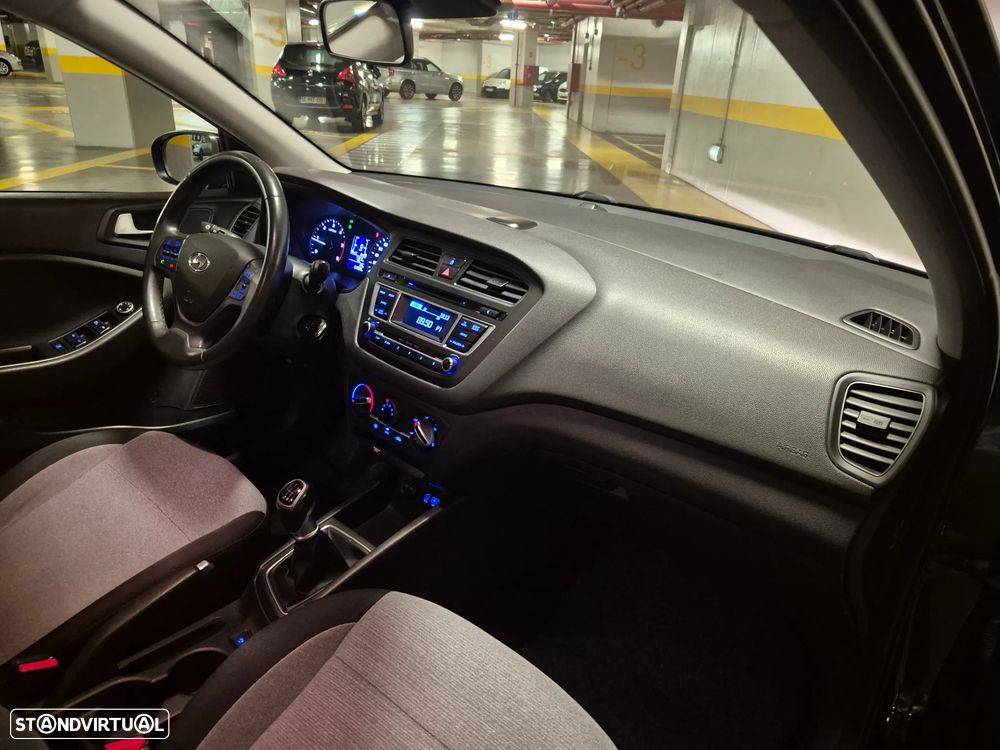 Hyundai i20 1.1 CRDi Blue Access+Bluetooth - 38