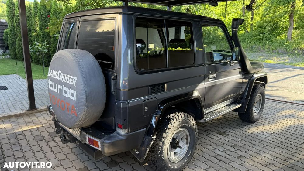 Toyota Land Cruiser - 2
