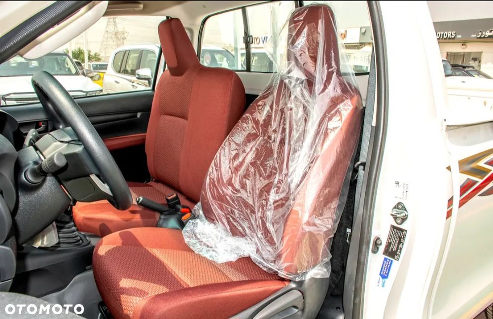 Toyota Hilux - 8