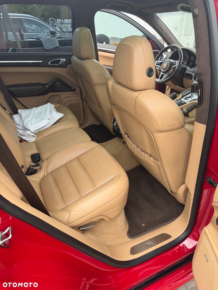Porsche Cayenne GTS - 11
