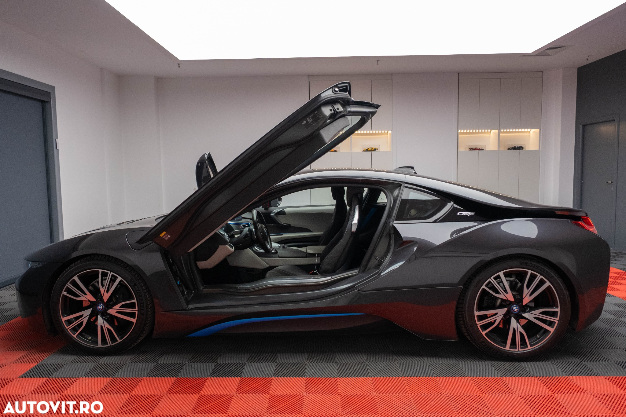 BMW i8 Coupe - 25
