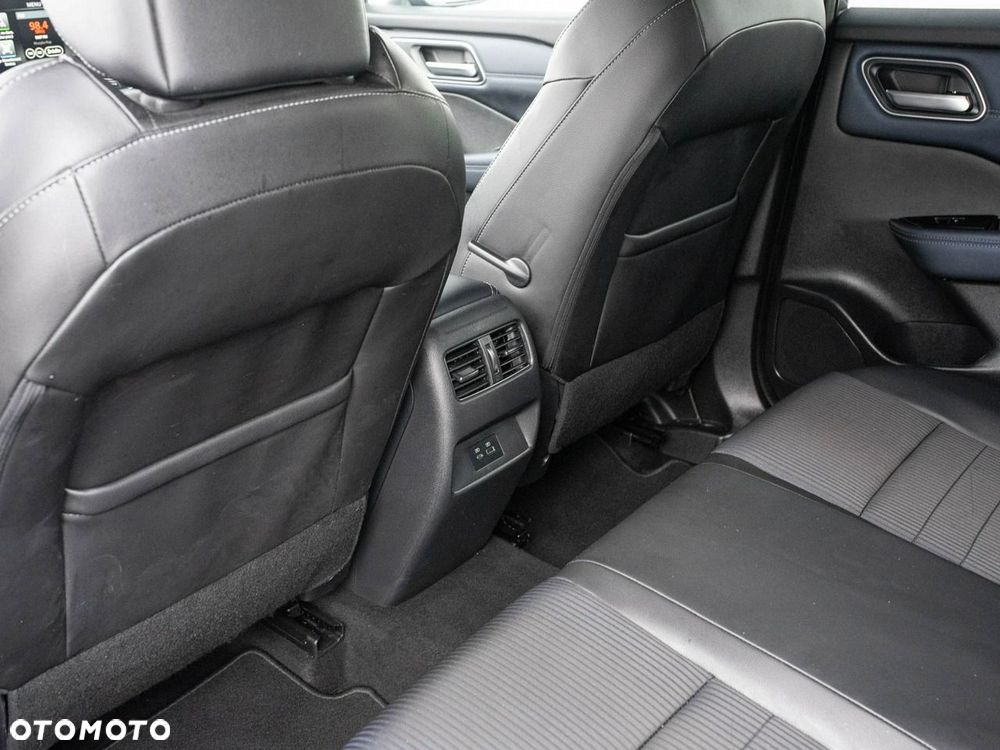 Nissan Qashqai 1.3 DIG-T MHEV Xtronic Tekna - 28
