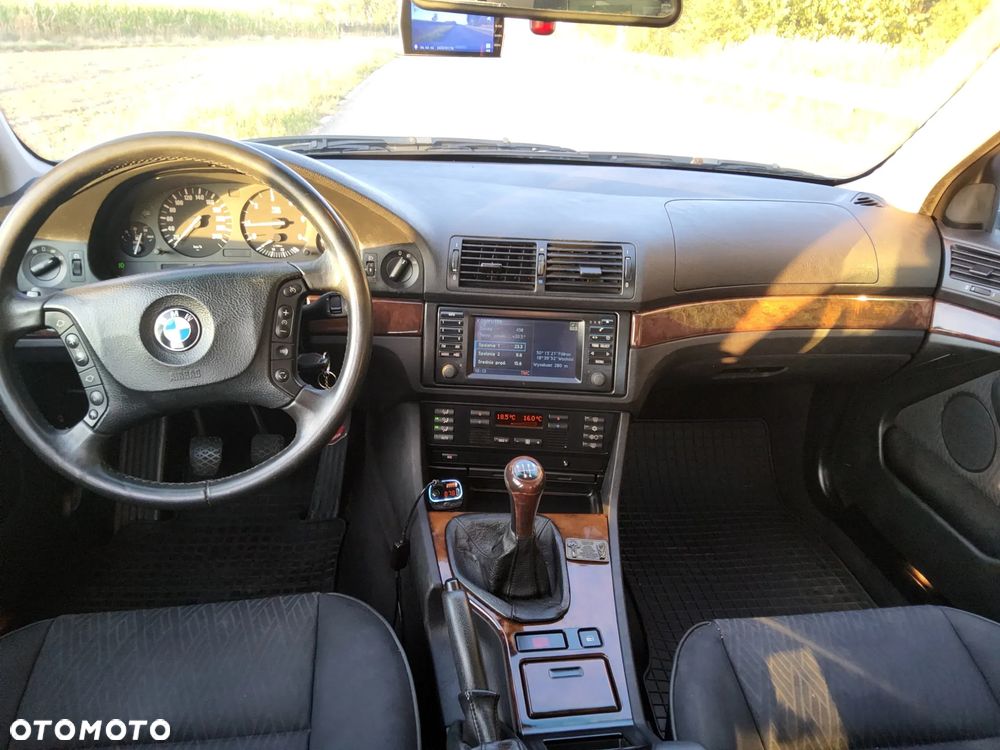 BMW Seria 5 520d - 11