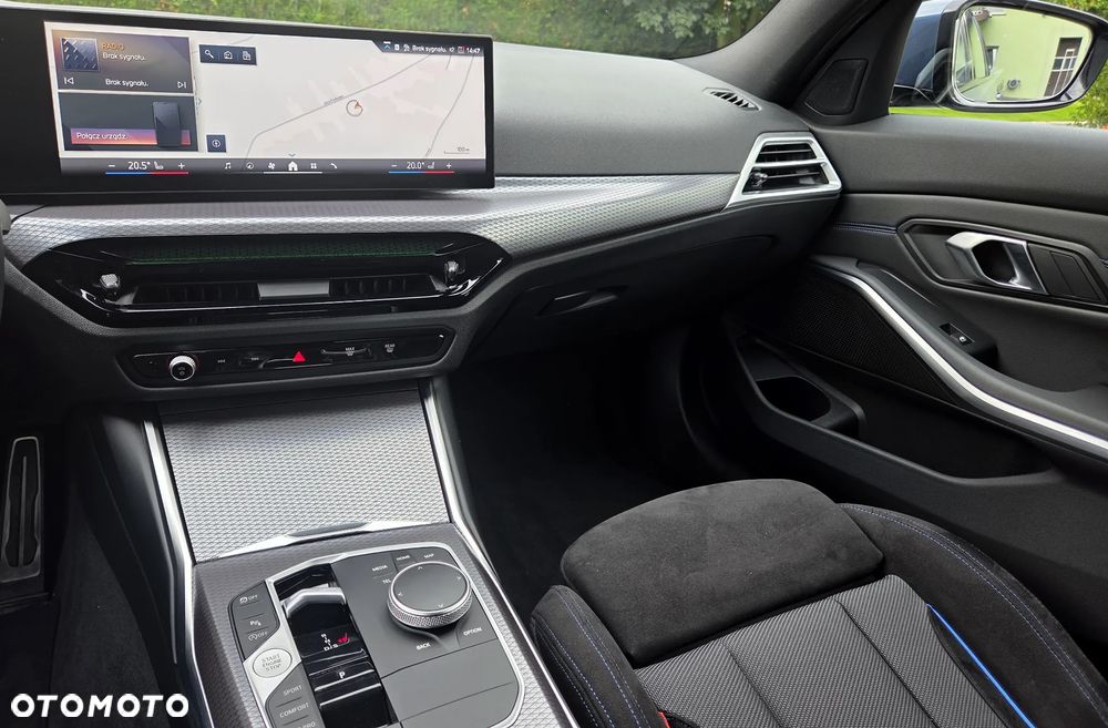 BMW Seria 3 330i xDrive M Sport - 32