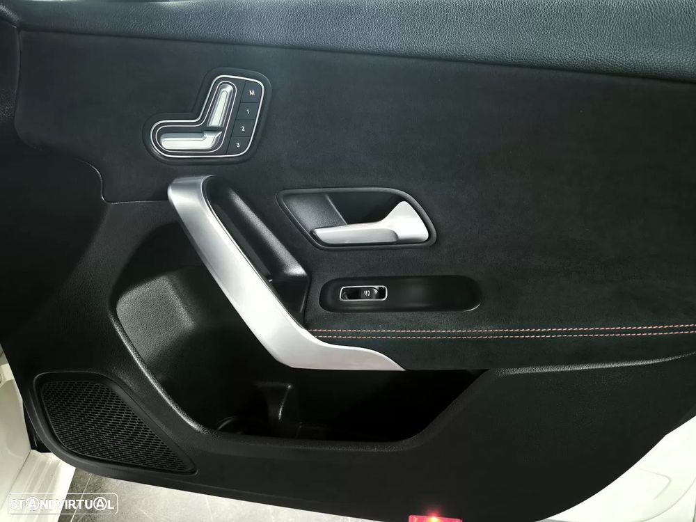Mercedes-Benz A 250 Limousine e AMG Line - 44