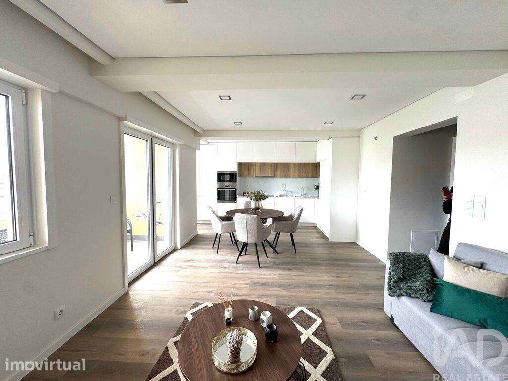 Apartamento T3 em Benfica de 85 m2 - Grande imagem: 3/29