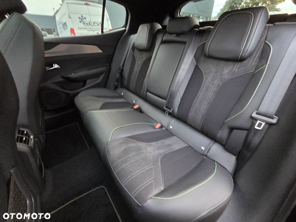 Peugeot 408 1.2 PureTech mHEV GT Exclusive S&S e-DSC6 - 16