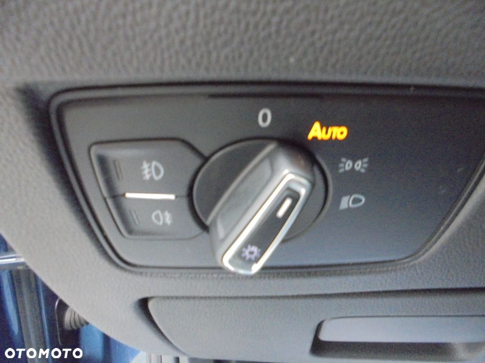 Volkswagen Passat Variant 2.0 TDI (BlueMotion Technology) Highline - 18