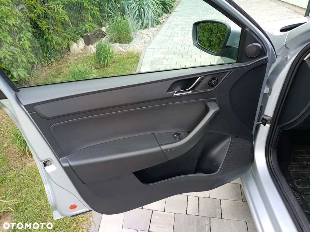 Skoda RAPID - 10
