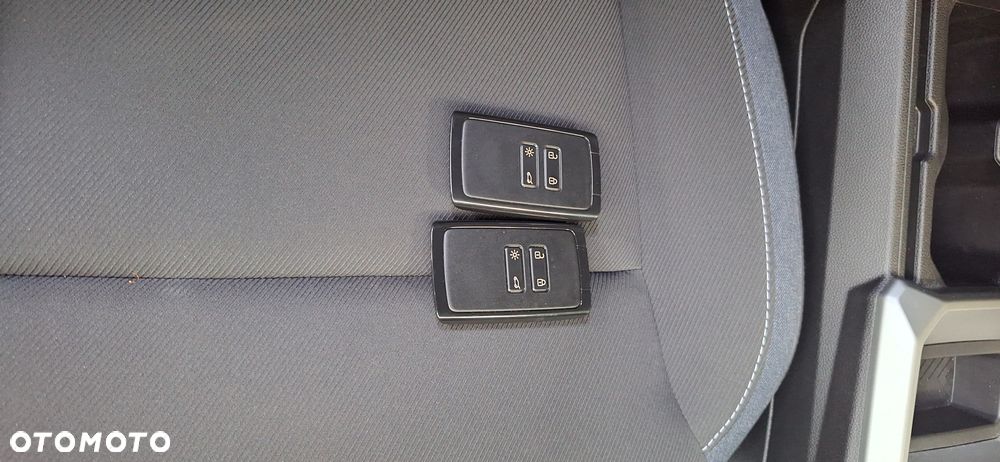 Dacia Duster 1.6 Full Hybrid 140 Journey MMT - 36