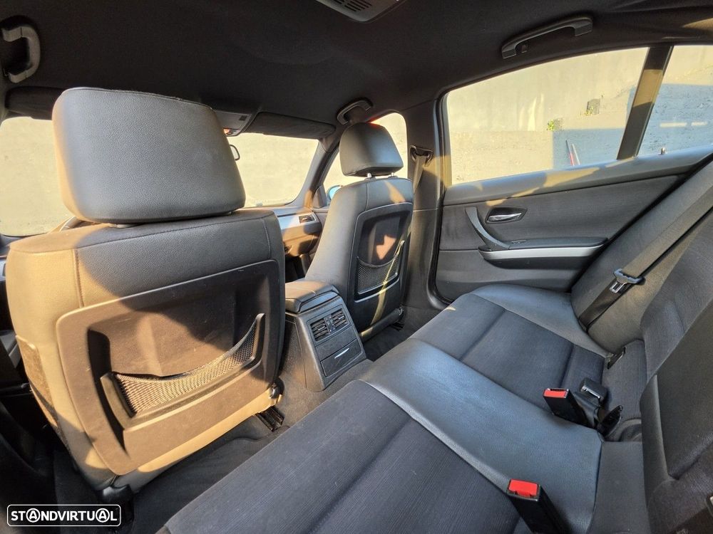 BMW 320 d EfficientDynamics Line Luxury - 6