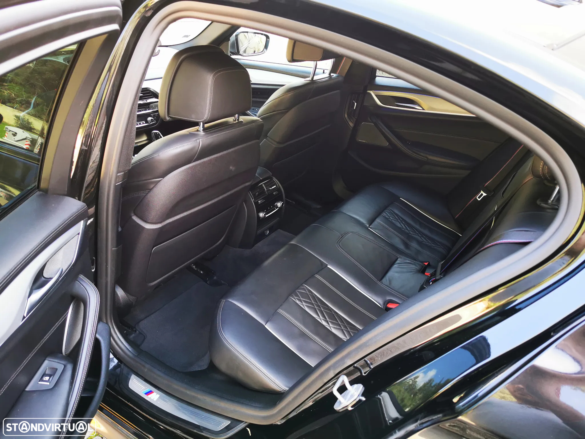 BMW M550d xDrive Auto - 12