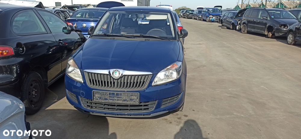 Skoda Fabia 2 II lift kod lakieru 4711 Silnik 1,2 6v ozn. CHFA skrzynia biegów  ozn. LNR części - 2