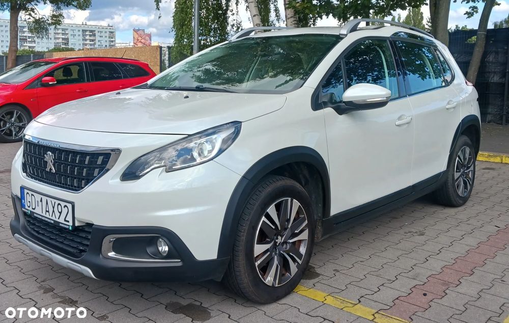Peugeot 2008 1.2 Pure Tech Allure S&S EAT6 - 3